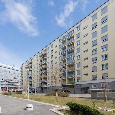 Cute And Sunny Studio In Zagreb With Balcony & Free Parking ภายนอก รูปภาพ
