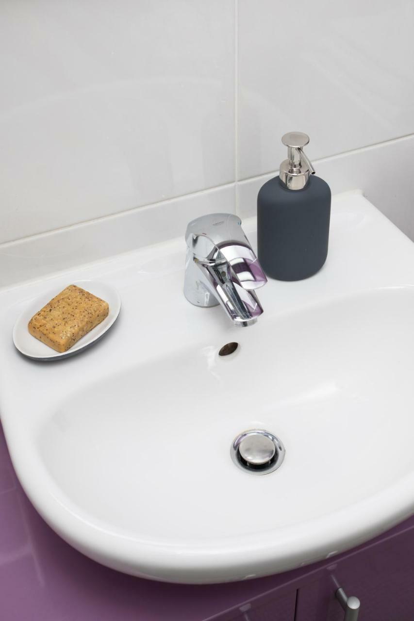 Cute And Sunny Studio In Zagreb With Balcony & Free Parking ภายนอก รูปภาพ