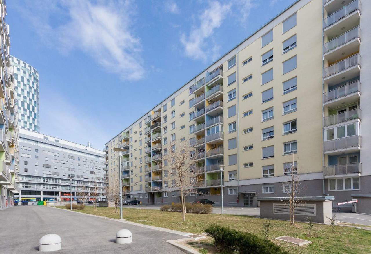 Cute And Sunny Studio In Zagreb With Balcony & Free Parking ภายนอก รูปภาพ